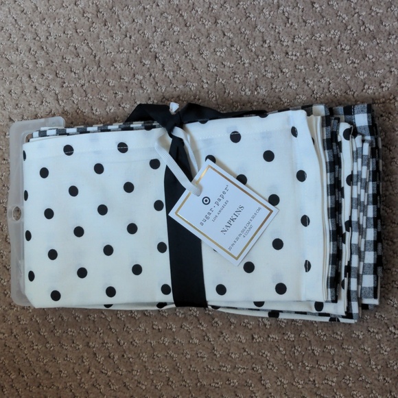 Sugar Paper Pack of 4 Black and White Napkins NWT (listing #5) - Picture 1 of 4
